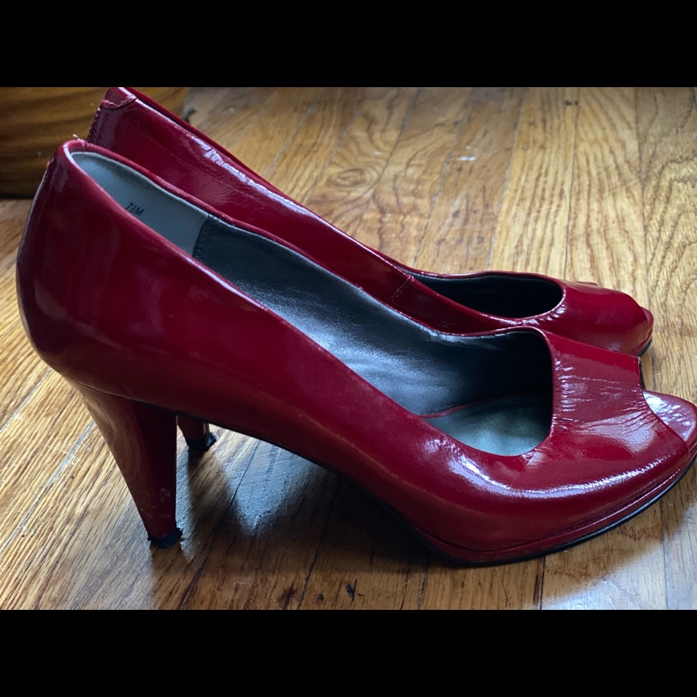 Moda red heels size 7.5